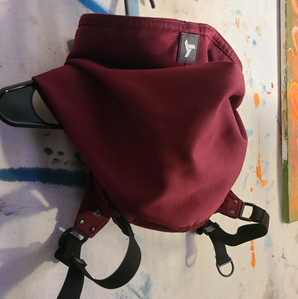 Red hooded cowl - Picture 2 of 2